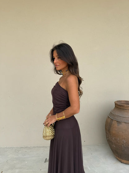 Caterina | Vestido largo marrón de tul con escote Bardot – vista 9