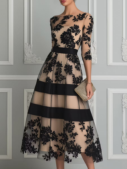 Adriana | Vestido midi negro de encaje floral – Negro
