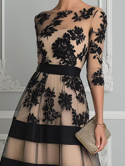 Adriana | Vestido midi negro de encaje floral – vista 2