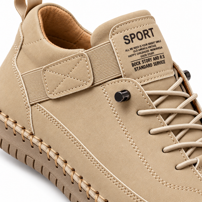 Amandine, zapatillas beige con cordones: detalle de la etiqueta y los pespuntes.