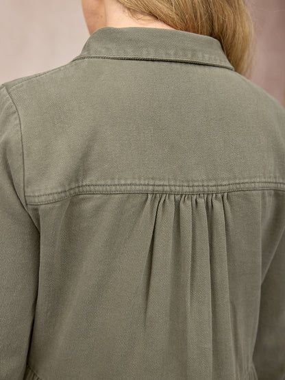 Vestido camisero midi caqui — vista 17