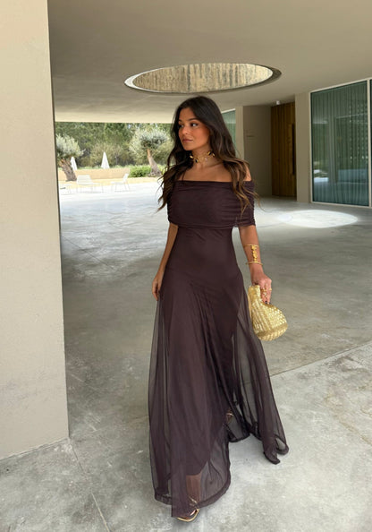 Caterina | Vestido largo marrón de tul con escote Bardot – vista 6